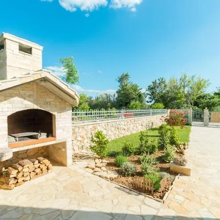 Hébergement de vacances Steinvilla Mit Pool- Meerblick- Naehe Sandstrand By Interhome Privlaka (Zadar)