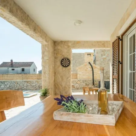 Steinvilla Mit Pool- Meerblick- Naehe Sandstrand By Interhome *
