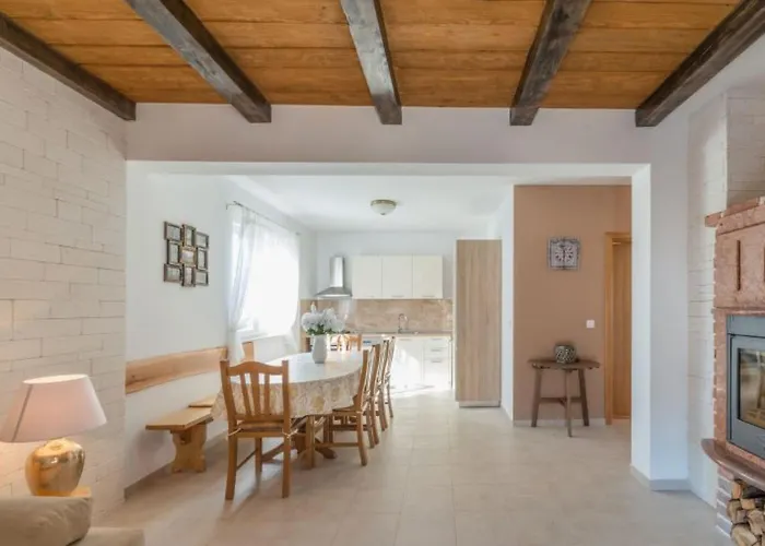 Vikendica Steinvilla Mit Pool- Meerblick- Naehe Sandstrand By Interhome