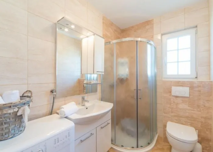 Hébergement de vacances Steinvilla Mit Pool- Meerblick- Naehe Sandstrand By Interhome Privlaka (Zadar)