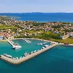 Steinvilla Mit Pool- Meerblick- Naehe Sandstrand By Interhome * Привлака