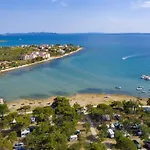 Steinvilla Mit Pool- Meerblick- Naehe Sandstrand By Interhome Дом отдыха *