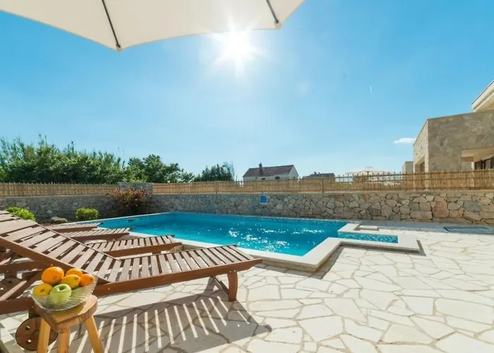 Steinvilla Mit Pool- Meerblick- Naehe Sandstrand By Interhome Сasa de vacaciones